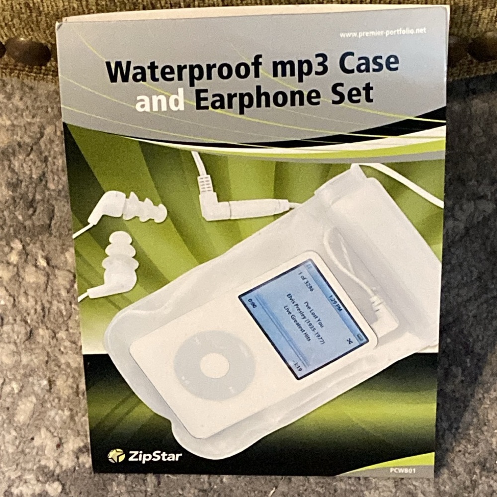 NWOT - Waterproof mp3 Case and Earphone Set
